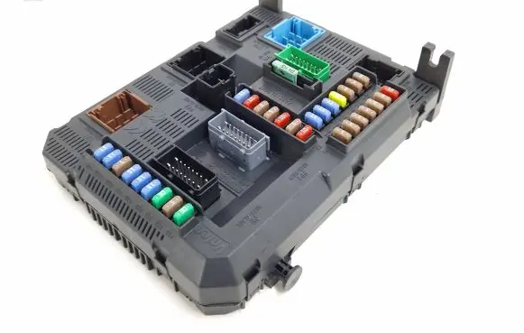 Citroen C4 II Picasso BSM Control unit 9804067480 E1095295 20131204