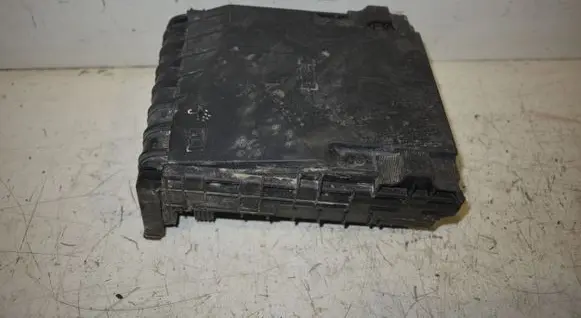 Volkswagen Touran II Fuse box set 1K0937125D