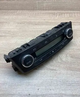 Toyota Avensis T270 Climate control unit 5590005350