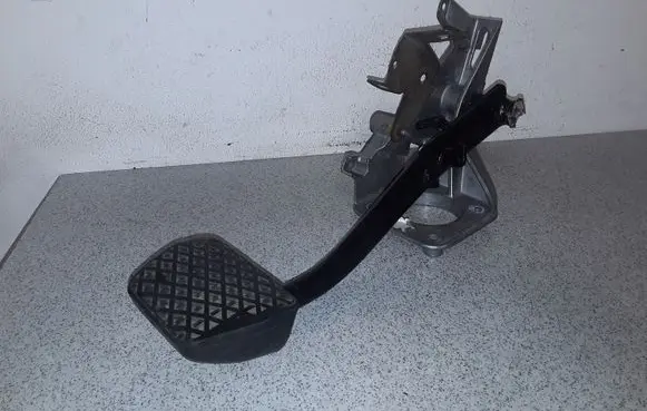 BMW 3 E46 Brake pedal 35112229128 2229128 35211160421