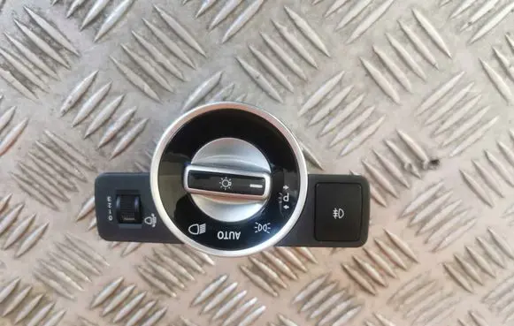 Mercedes-Benz C W204 Light switch A2049053103
