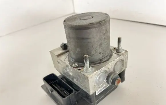 Seat Exeo (3R) ABS Pump 8E0614517BF 8E0910517H