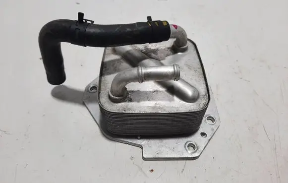 Mazda 6 Oil filter mounting bracket