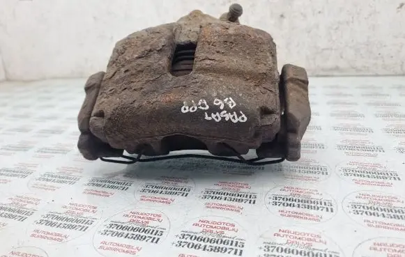 Volkswagen PASSAT B6 Front brake caliper