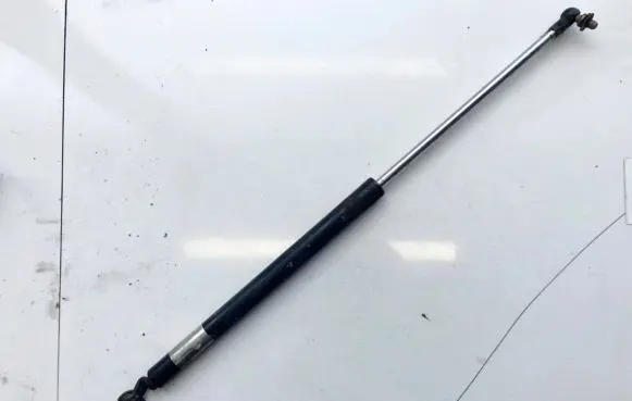 Subaru Legacy Tailgate/trunk strut/damper 7f09