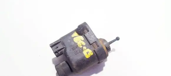 Opel Vectra B Headlight level adjustment motor 