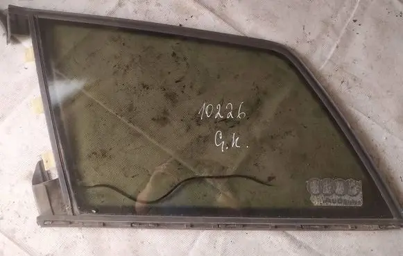 Audi A4 S4 B5 8D Rear side window AS2