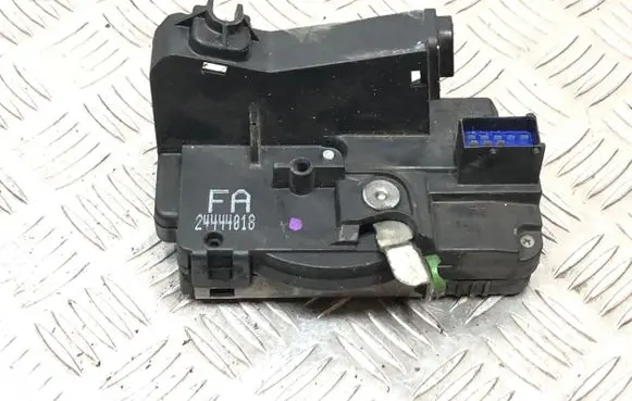 Opel Zafira A Front door lock 24444018