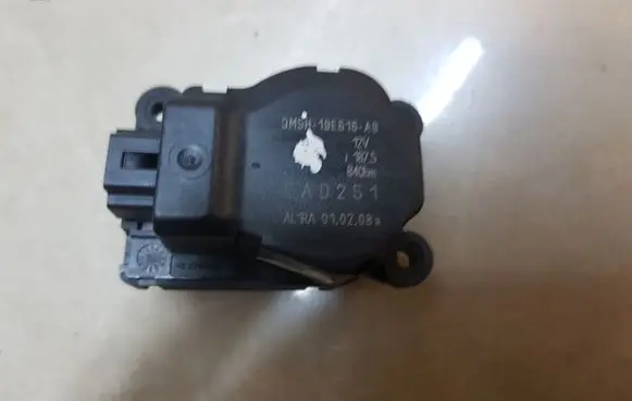 Ford C-MAX I Air flap motor/actuator 3M5H19E616AB