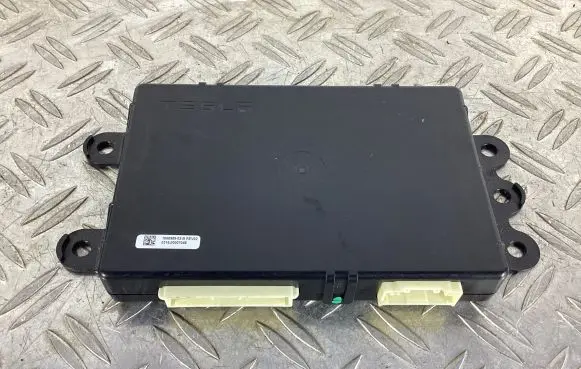 Tesla Model S Air suspension control unit module (rear) 106098903B