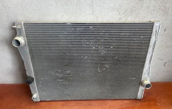 BMW X6 F16 Coolant radiator 7807624