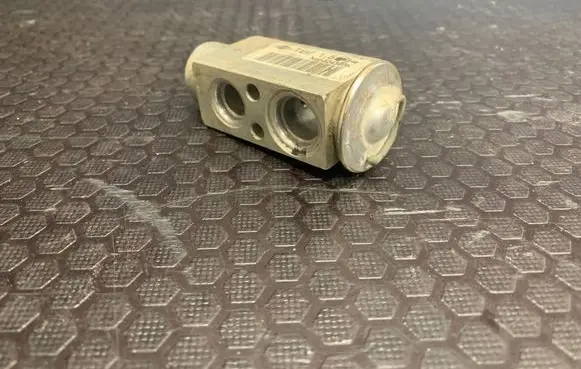 Air conditioning (A/C) expansion valve