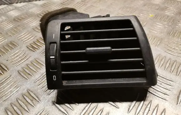 BMW 3 E46 Dashboard air vent grill cover trim 8361898
