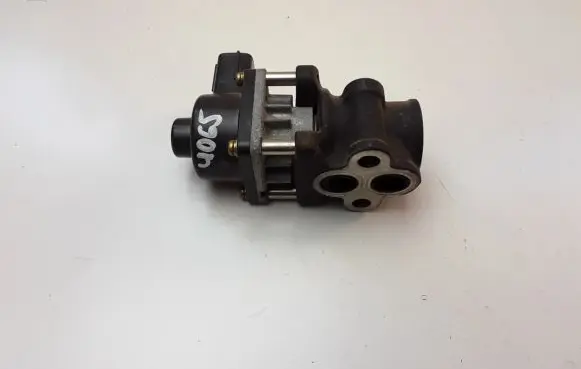 Mitsubishi Grandis EGR valve MR578913