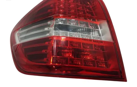 Mercedes-Benz ML W164 Front wiper blade arm A1649064600