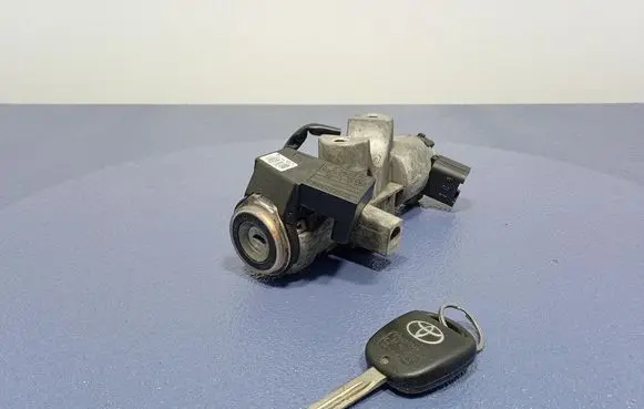 Toyota Avensis Verso Ignition lock 