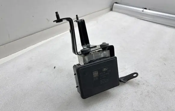 Ford Mustang VI ABS Pump GR3C2C219BD 562132933 5172130057B