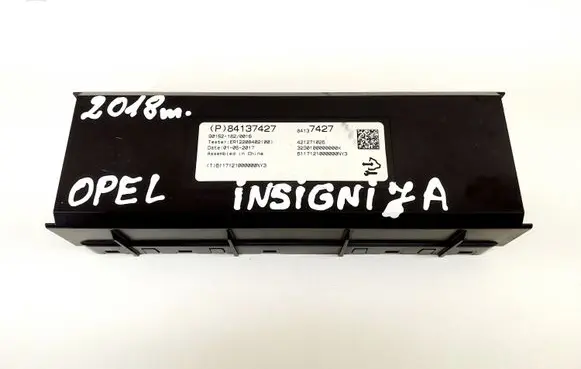 Opel Insignia B Climate control unit 84137427 421271026