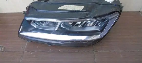 Volkswagen Tiguan Headlight/headlamp