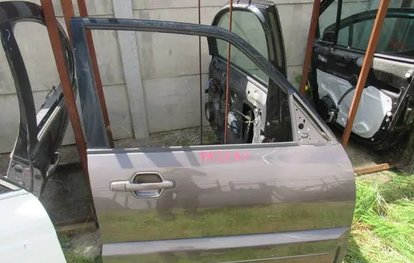 Mitsubishi Pajero Front door