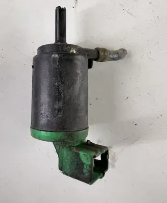 Nissan Terrano Windscreen/windshield washer pump