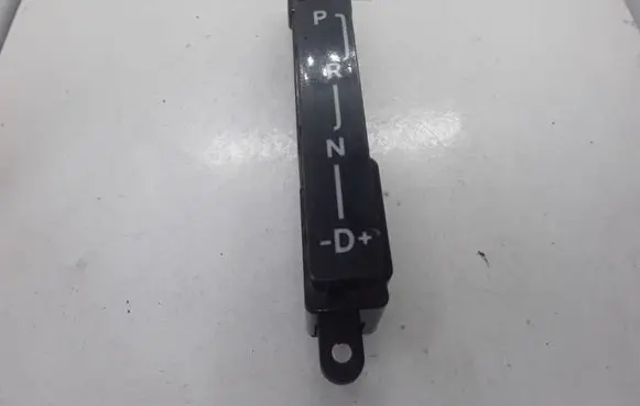 Mercedes-Benz E W212 Gear shifter surround trim plastic A2115420426 13569820