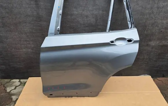 BMW X3 F25 Rear door 7238695