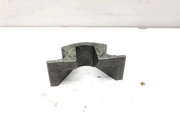 BMW 7 E65 E66 Fuel Injector clamp holder