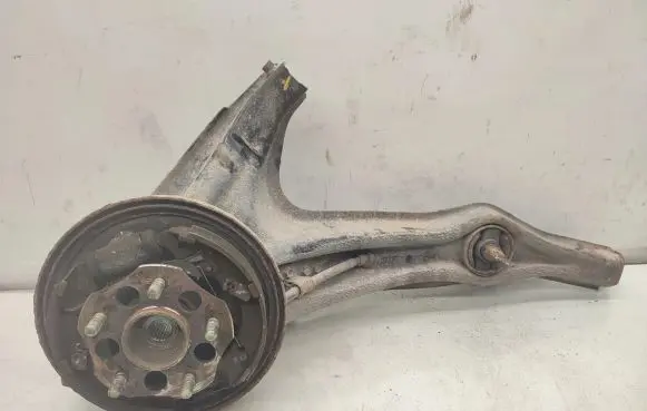 Honda CR-V Rear wheel hub spindle/knuckle 