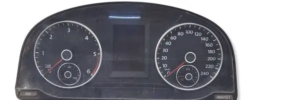Volkswagen Caddy Speedometer (instrument cluster) 2K0920865A