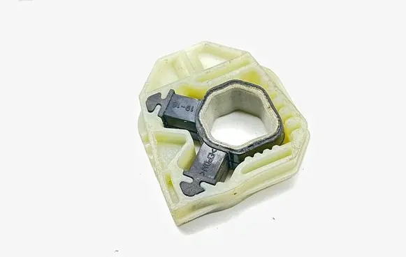 Volkswagen Golf VI Radiator mount bracket 