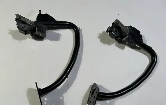 Maserati Quattroporte Tailgate/trunk/boot hinge 05782086