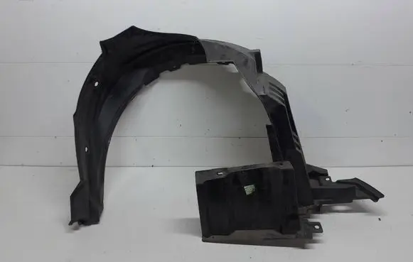 Front wheel arch liner splash guards