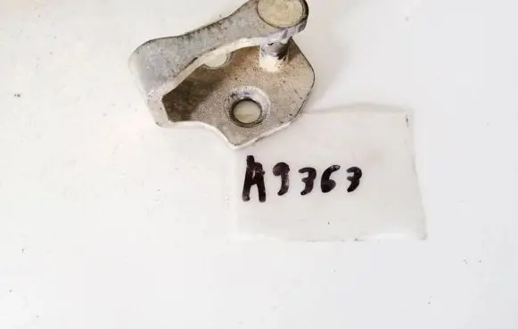 Seat Alhambra (Mk1) Rear door lock loop/hook striker 