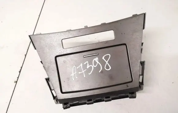 Toyota Avensis T270 Car ashtray