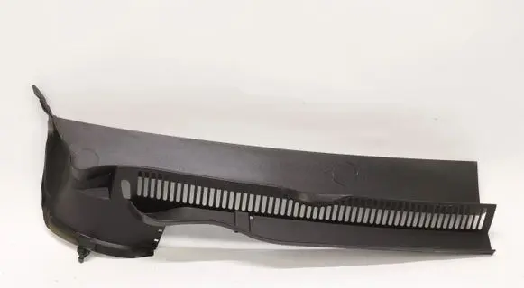 Volkswagen Touran III Wiper trim 5TB819404E