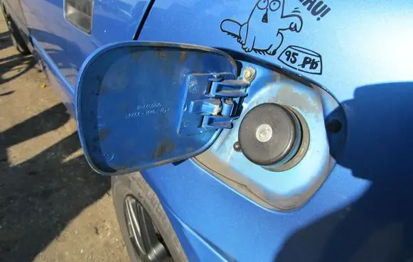 BMW X3 F25 Fuel tank cap trim 