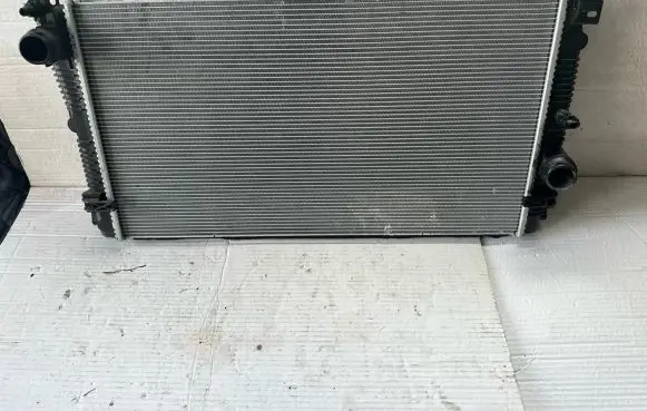 BMW 3 G20 G21 Coolant radiator 8666751