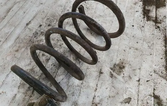Nissan X-Trail T30 Rear coil spring NOCODE