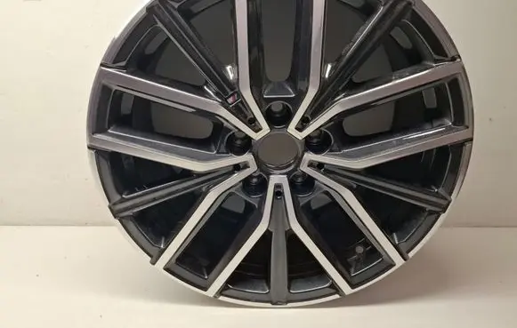BMW X1 U11 R18 alloy rim 6891179