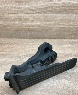 Volkswagen PASSAT B6 Accelerator throttle pedal 1K1723503AA 6PV010498