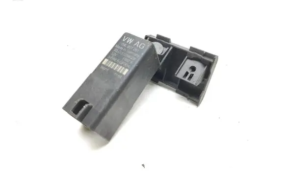 Audi Q3 8U Glow plug pre-heat relay 04L907281 51299026