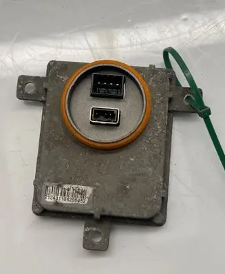 Volkswagen Golf VII Headlight ballast module Xenon 1543670 H04S0002 8K0941597B