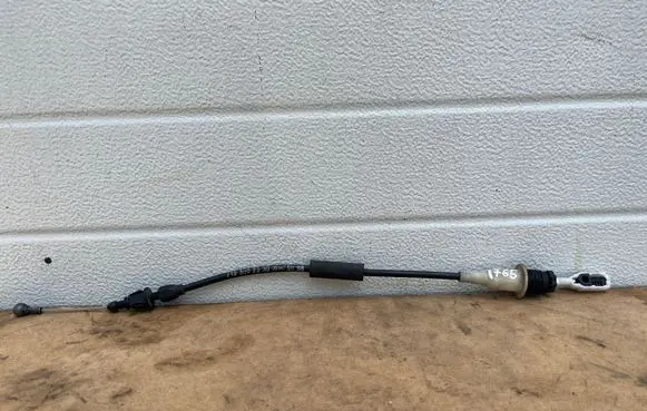 Mercedes-Benz E W210 Throttle cable 2103002330