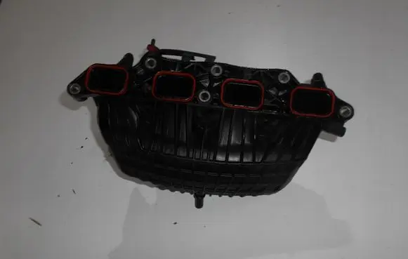Volkswagen Golf VII Intake manifold 03L129711AE