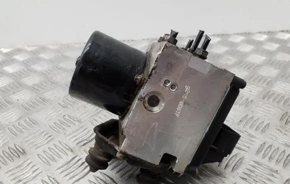 Volkswagen PASSAT B6 ABS Pump 3C0614095P