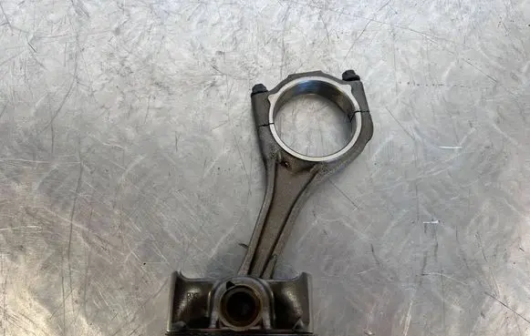 BMW X5M E70 Piston with connecting rod 7603480