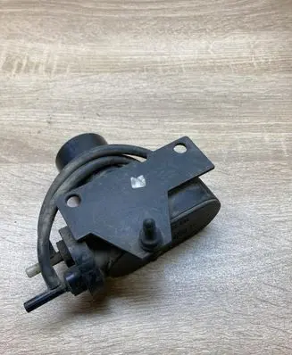Ford Scorpio Central locking vacuum pump 92GB9P963AA 003572