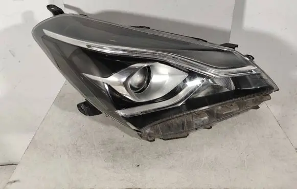 Toyota Yaris Headlight/headlamp