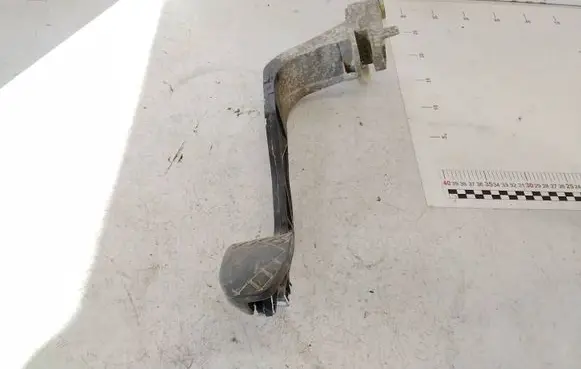 Volkswagen PASSAT B5 Clutch pedal 8D1721316F
